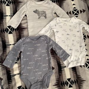 Carter’s set of 3 onesies